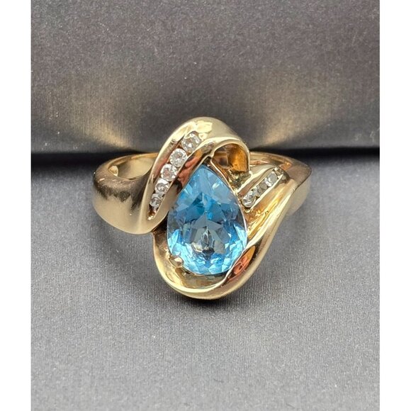 10K Yellow Gold Pear-Cut Sky-Blue Topaz & Diamond Accents Ring Size 7 4.66g - Picture 1 of 16